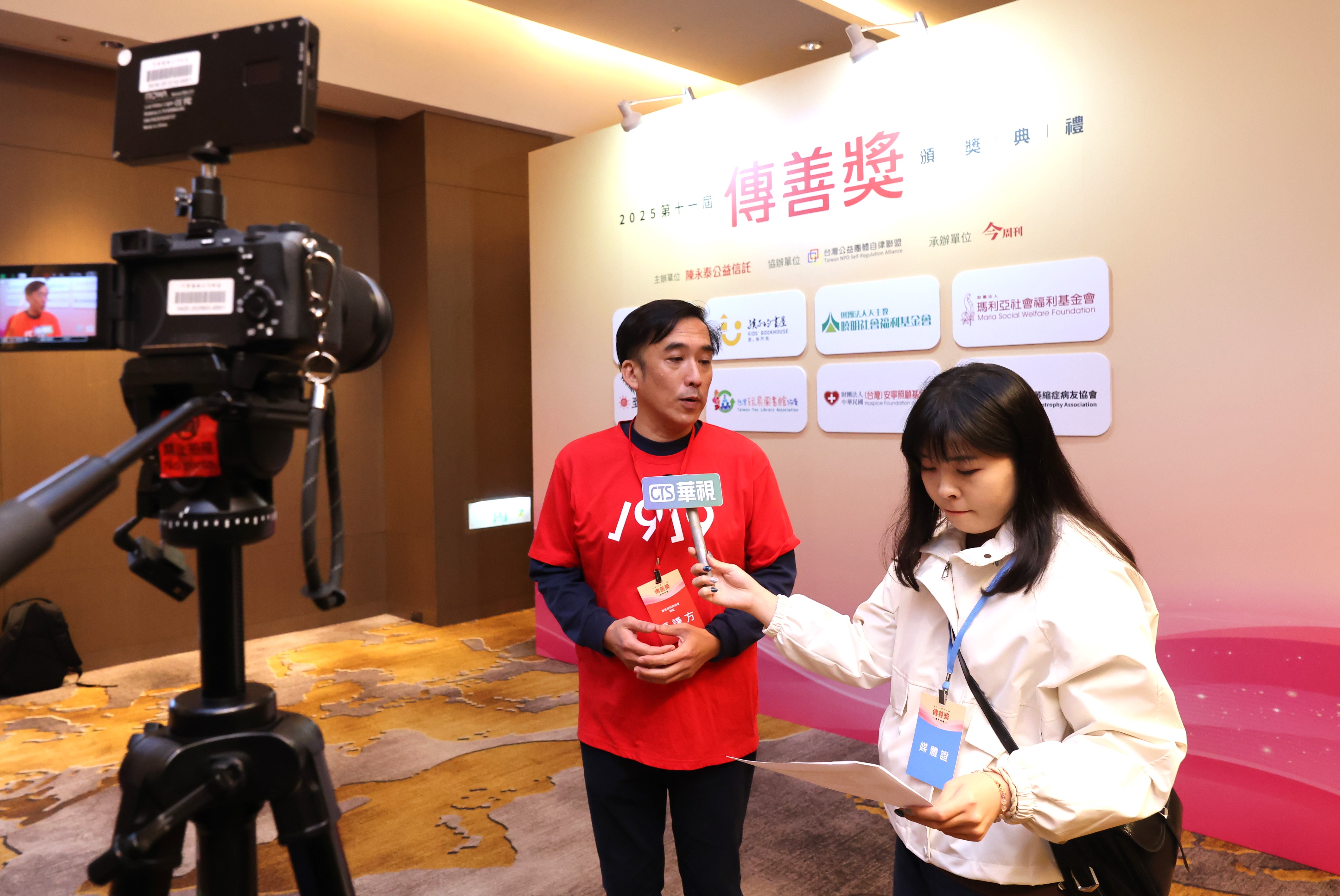 媒體聯訪基督教救助協會張謙方總監。