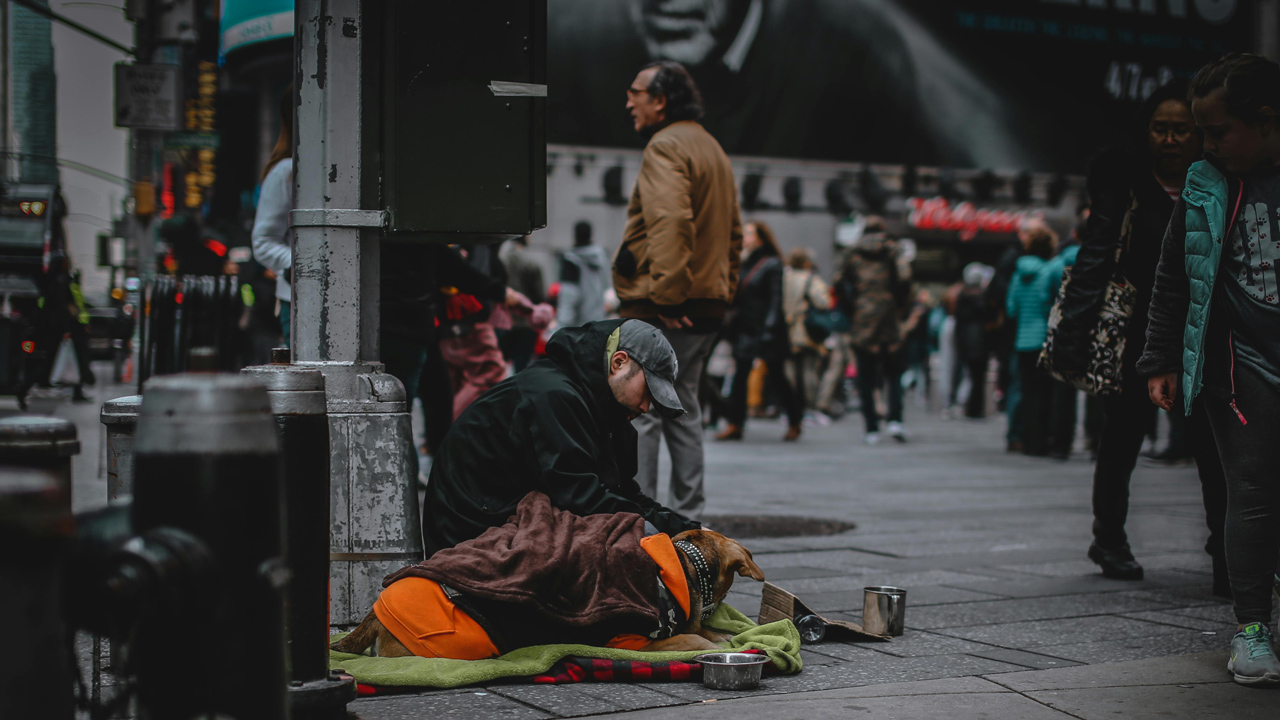 重新看見墜落底層的人們—社福共構安全網